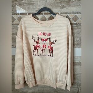 Like New Festive Cream Reindeer Crewneck Sweater size XL
